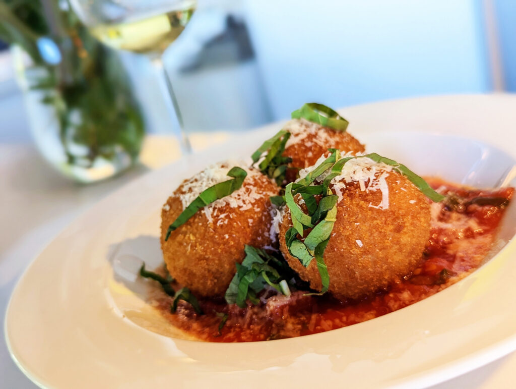 Iveta Downtown Santa Cruz