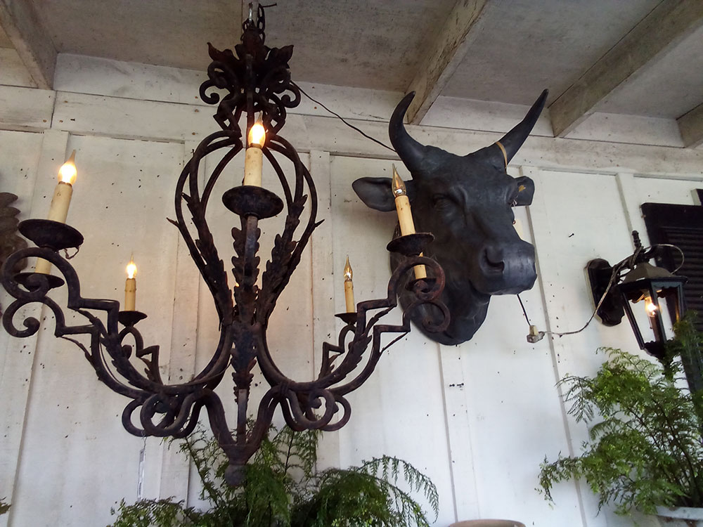 H&G iron decor photo
