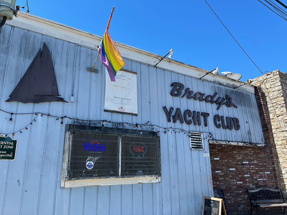 Brady’s Yacht Club