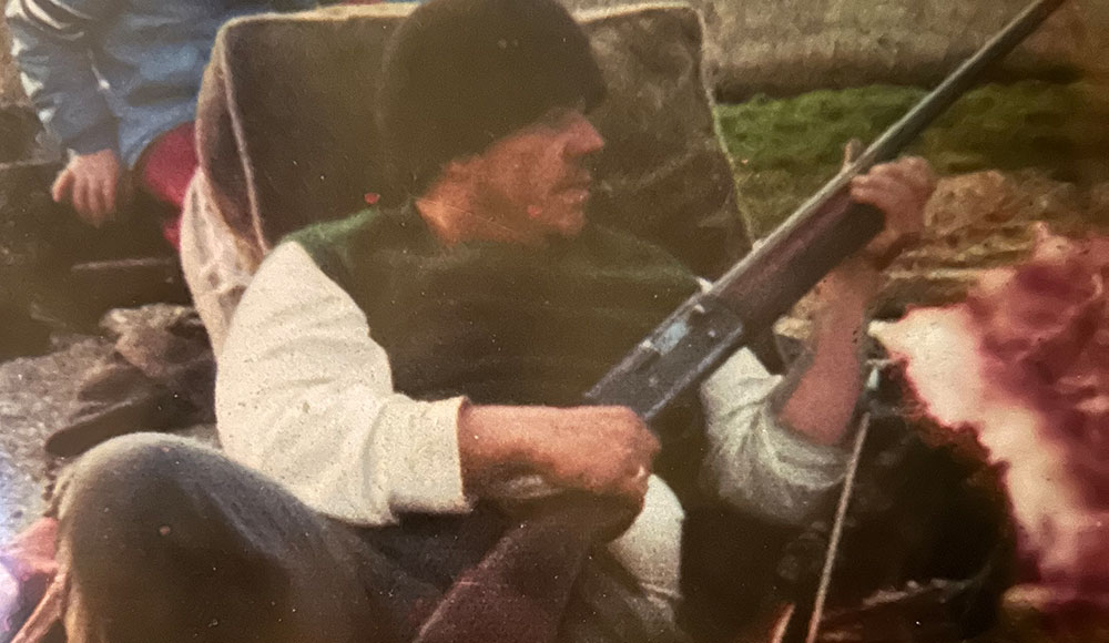 Wounded Lee photo of man with rifle